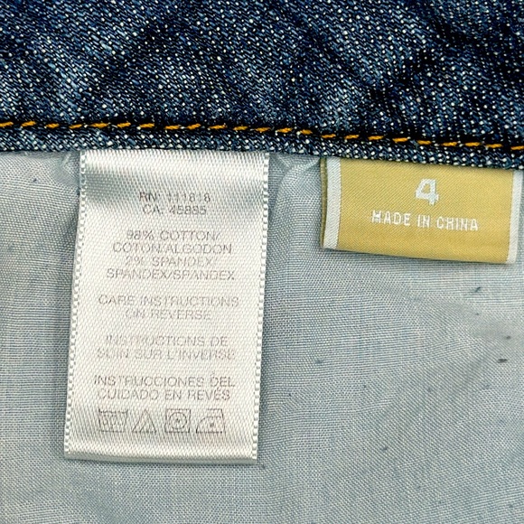 Michael Kors bell bottom style denim. Size 4. Women. Like new condition!! - Picture 6 of 6